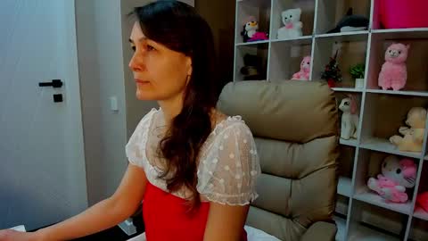 Snapshot of lillian_white1 chatting on January 12, 1:00 am lillian_white1 online show from January 12, 1:00 am