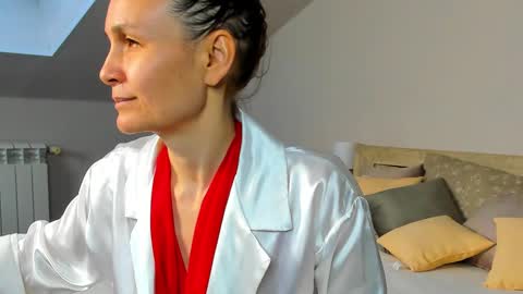 Snapshot of lillian_white1 chatting on February 2, 10:13 am lillian_white1 online show from February 2, 10:13 am