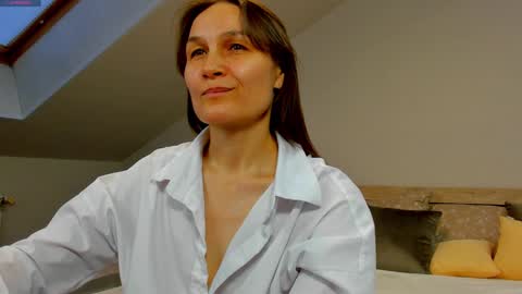 Snapshot of lillian_white1 chatting on February 13, 11:06 am lillian_white1 online show from February 13, 11:06 am