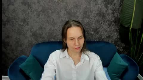 Snapshot of lillian_white1 chatting on March 6, 8:08 am lillian_white1 online show from March 6, 8:08 am