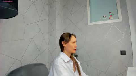 Snapshot of lillian_white1 chatting on March 11, 7:26 am lillian_white1 online show from March 11, 7:26 am