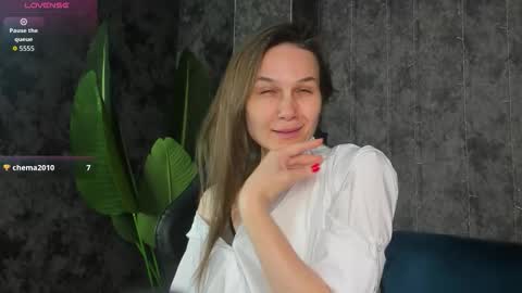 lillian_white1 online show from March 28, 1:16 am