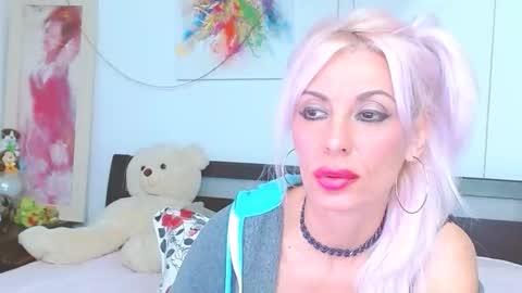 Lara online show from September 30, 8:14 pm