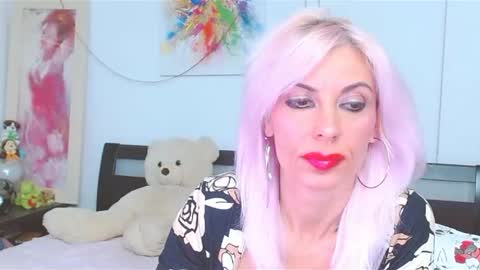 Lara online show from October 13, 4:18 pm