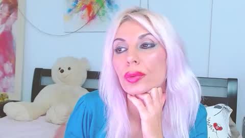 Lara online show from October 20, 7:03 pm