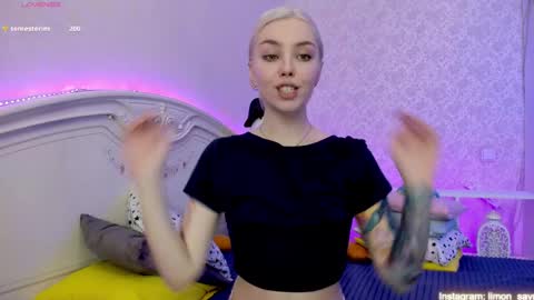 LilliMoore online show from February 16, 3:15 am