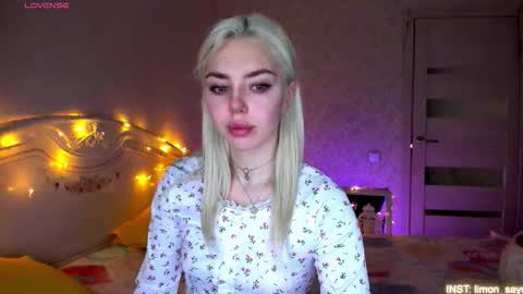 LilliMoore online show from March 22, 11:41 pm