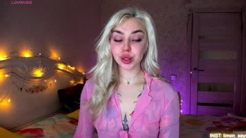 LilliMoore online show from April 2, 11:02 pm