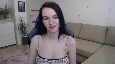 Snapshot of lilliyves chatting on May 15, 4:14 pm lilliyves online show from May 15, 4:14 pm