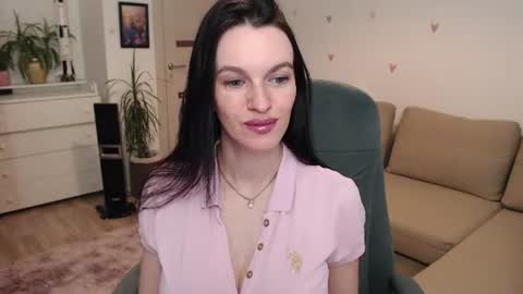 Snapshot of lilliyves chatting on July 3, 6:36 pm lilliyves online show from July 3, 6:36 pm
