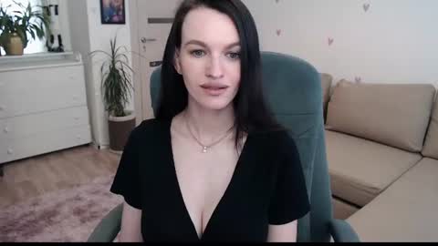 Snapshot of lilliyves chatting on July 5, 4:47 pm lilliyves online show from July 5, 4:47 pm
