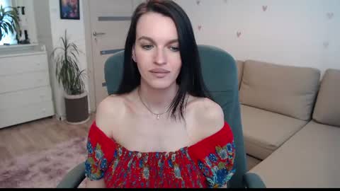 Snapshot of lilliyves chatting on July 9, 5:39 pm lilliyves online show from July 9, 5:39 pm
