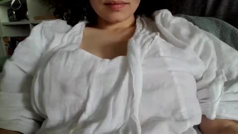 Snapshot of lilly49547 chatting on April 3, 3:54 pm Lilly online show from April 3, 3:54 pm