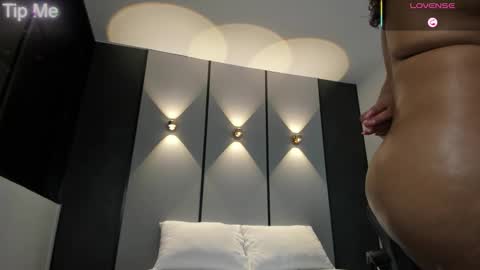 L I L L Y online show from September 14, 12:43 am