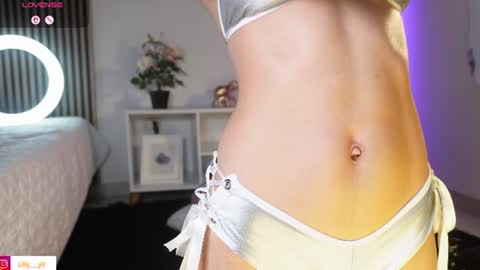 Snapshot of lilly_dollss chatting on July 25, 1:52 pm Sofia online show from July 25, 1:52 pm