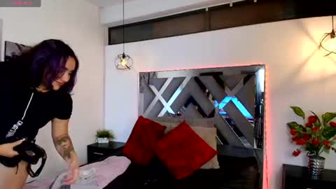 Snapshot of lilly_foxxy chatting on June 25, 11:15 am online show from June 25, 11:15 am