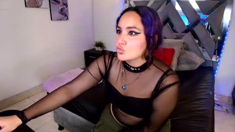 Snapshot of lilly_foxxy chatting on June 30, 11:00 am online show from June 30, 11:00 am