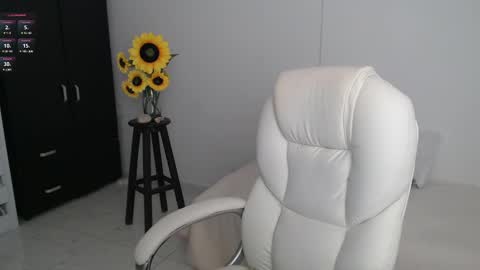 Lilly online show from March 6, 12:52 pm