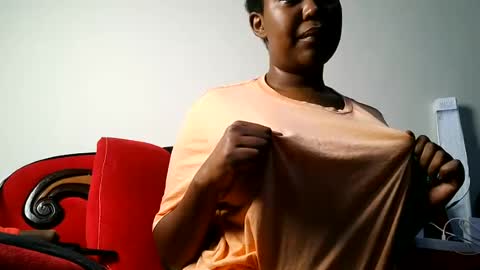 lillybae1811 online show from August 6, 7:54 am