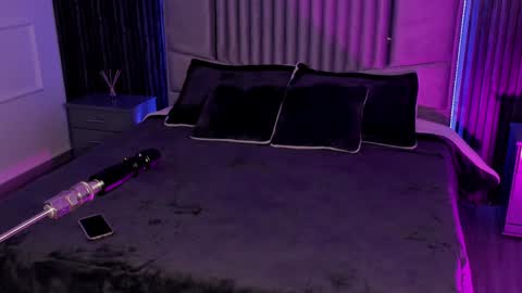 Lilly Ortiz online show from February 2, 10:02 am