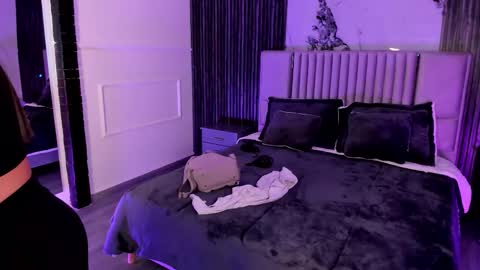 Lilly Ortiz online show from September 10, 12:05 pm