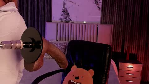 Lilly Ortiz online show from March 28, 11:32 am