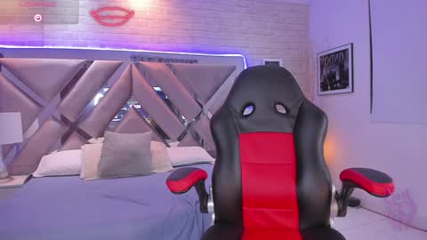 Lilly online show from December 11, 7:57 pm