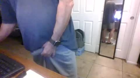 Snapshot of lilpackage69 chatting on January 17, 4:28 am lilpackage69 online show from January 17, 4:28 am