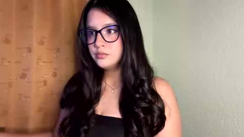 Snapshot of lilprincessxoxo_ chatting on January 28, 2:32 am lilprincessxoxo_ online show from January 28, 2:32 am