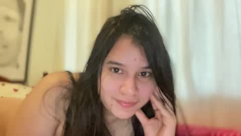 Snapshot of lilprincessxoxo_ chatting on December 19, 5:53 pm lilprincessxoxo_ online show from December 19, 5:53 pm