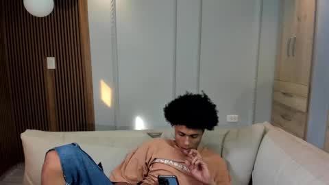 Snapshot of lilr_ chatting on December 2, 1:02 pm lilr_ online show from December 2, 1:02 pm