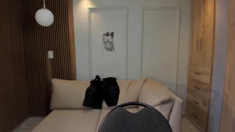 Snapshot of lilr_ chatting on December 7, 4:14 pm lilr_ online show from December 7, 4:14 pm