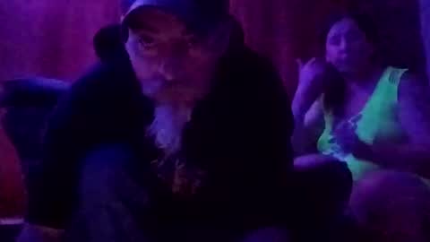 Snapshot of lilsmokey629501 chatting on November 1, 2:13 am lilsmokey629501 online show from November 1, 2:13 am