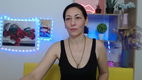 Snapshot of lilugrants chatting on January 18, 7:04 pm lilugrants online show from January 18, 7:04 pm