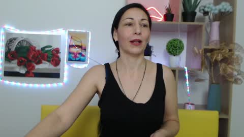 Snapshot of lilugrants chatting on January 18, 10:06 pm lilugrants online show from January 18, 10:06 pm