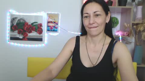 Snapshot of lilugrants chatting on January 19, 5:26 am lilugrants online show from January 19, 5:26 am