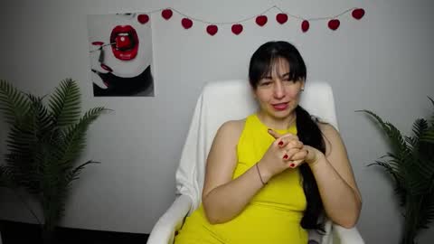 Snapshot of lilugrants chatting on February 19, 7:32 pm lilugrants online show from February 19, 7:32 pm