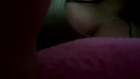 liluu_lovee online show from July 12, 7:05 pm