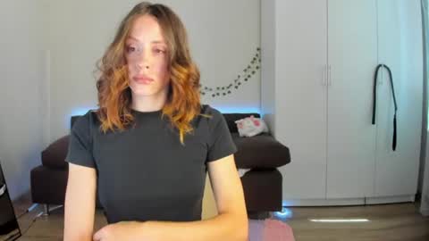 LILY online show from June 25, 7:24 am