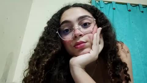 Snapshot of lily_anal_squirt chatting on January 15, 3:33 am lily_anal_squirt online show from January 15, 3:33 am