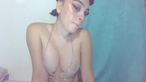Snapshot of lily_anal_squirt chatting on October 3, 12:18 am lily_anal_squirt online show from October 3, 12:18 am