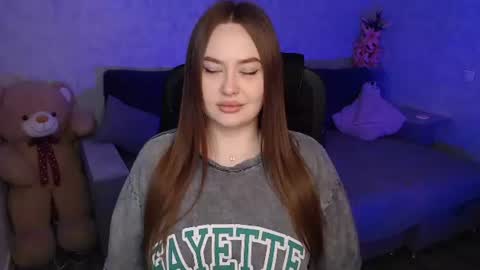 lily_baker_ online show from March 12, 4:57 pm