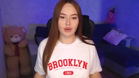 lily_baker_ online show from July 2, 6:08 am