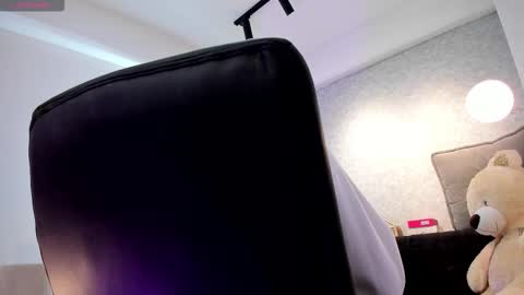 lily_cash1 online show from February 17, 12:45 pm