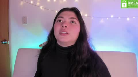 lily_cherry0 online show from April 30, 9:19 pm