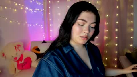 Snapshot of lily_cherry0 chatting on June 21, 10:23 pm lily_cherry0 online show from June 21, 10:23 pm