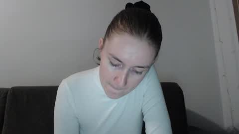 Snapshot of lily_love_x chatting on November 10, 10:09 pm lily_love_x online show from November 10, 10:09 pm