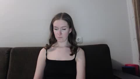 lily_love_x online show from February 12, 9:54 pm