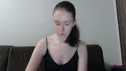 lily_love_x online show from April 15, 2:51 am