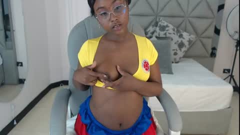 lily_mendoza online show from July 3, 7:53 pm